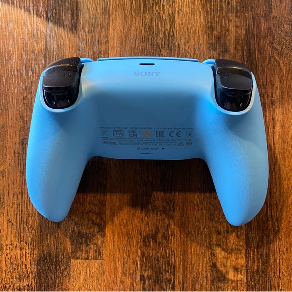 PS5 Controller - Picture 3 of 3